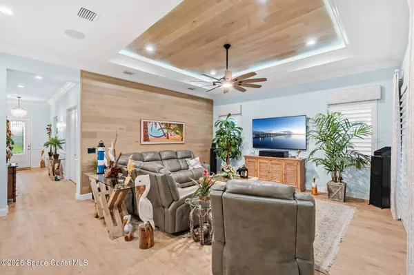 8919 Shoreline AVE, Melbourne, FL 32940