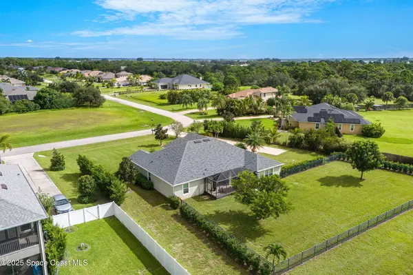 4009 Gardenwood CIR, Grant, FL 32949