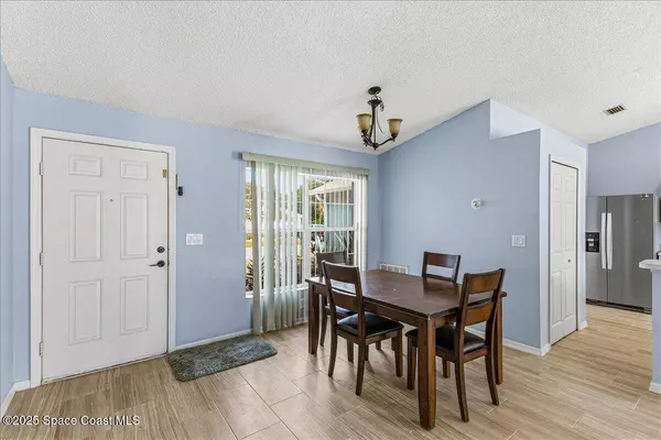 840 Avalon ST SE, Palm Bay, FL 32909