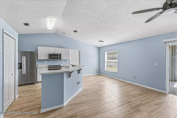 840 Avalon ST SE, Palm Bay, FL 32909