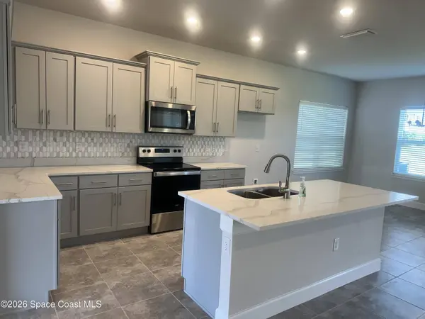 1092 Canfield CIR SE, Palm Bay, FL 32909