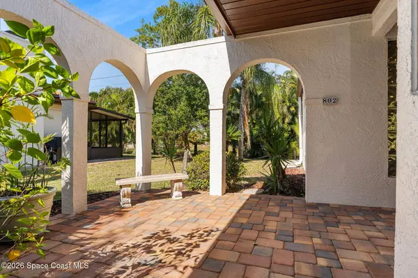 802 Parkside PL #802, Indian Harbour Beach, FL 32937