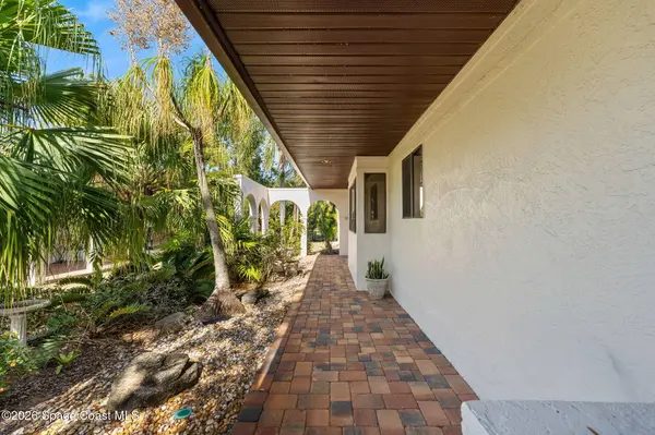 802 Parkside PL #802, Indian Harbour Beach, FL 32937