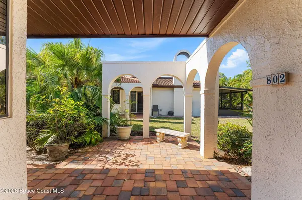 802 Parkside PL #802, Indian Harbour Beach, FL 32937