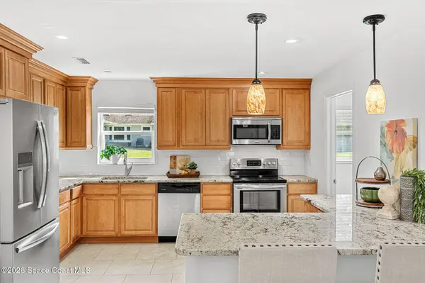 135 Oakledge DR, Rockledge, FL 32955