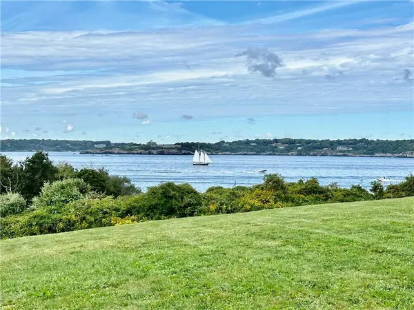 65 Ridge RD #T11/W38, Newport, RI 02840