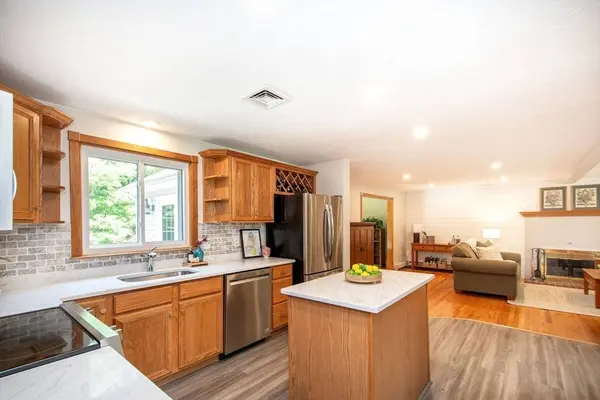 13 Deer Run Rd, Kingston, MA 02364