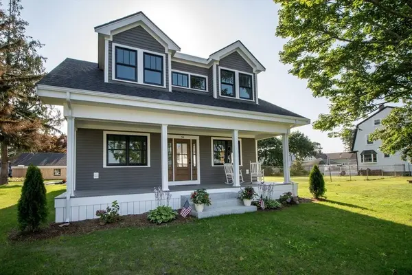 34 Lincoln Ave, Bourne, MA 02532