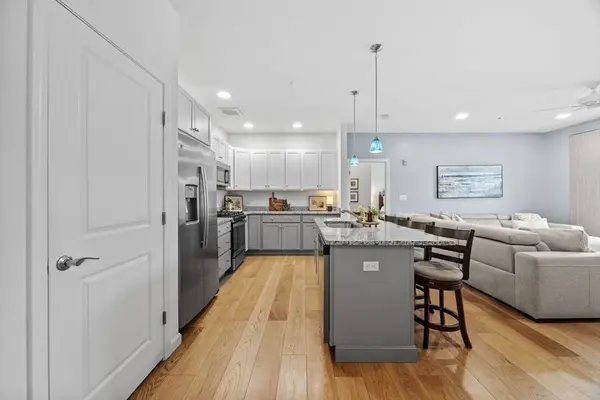 1 Mariners Way #204, Plymouth, MA 02360