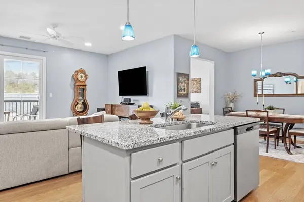 1 Mariners Way #204, Plymouth, MA 02360
