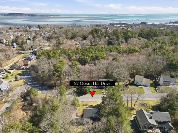 92 Ocean Hill Dr, Kingston, MA 02364