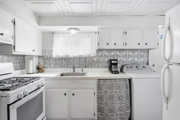 10 Cleveland Ave, Wareham, MA 02532