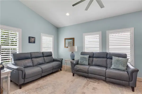 1712 Berkshire CIR SW, Vero Beach, FL 32968