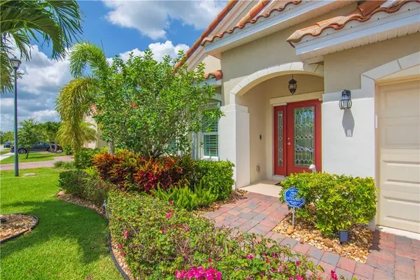 1712 Berkshire CIR SW, Vero Beach, FL 32968