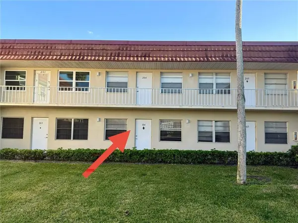 60 Woodland DR #104, Vero Beach, FL 32962