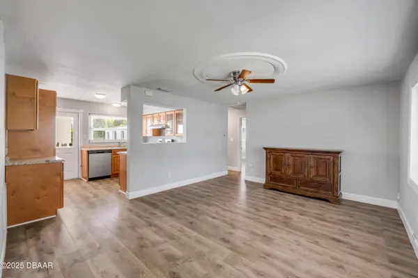 1607 INDIA PALM DR, Edgewater, FL 32132