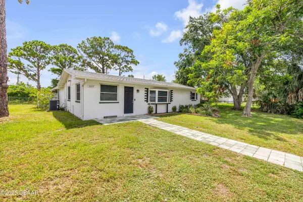 1607 INDIA PALM DR, Edgewater, FL 32132