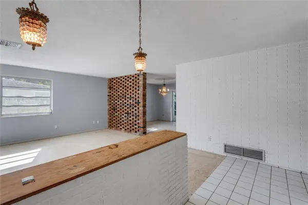 913 VALENCIA RD, South Daytona, FL 32119