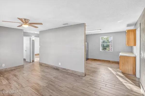 1806 James ST, South Daytona, FL 32119