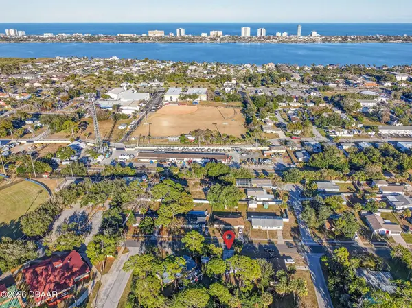 1806 James ST, South Daytona, FL 32119