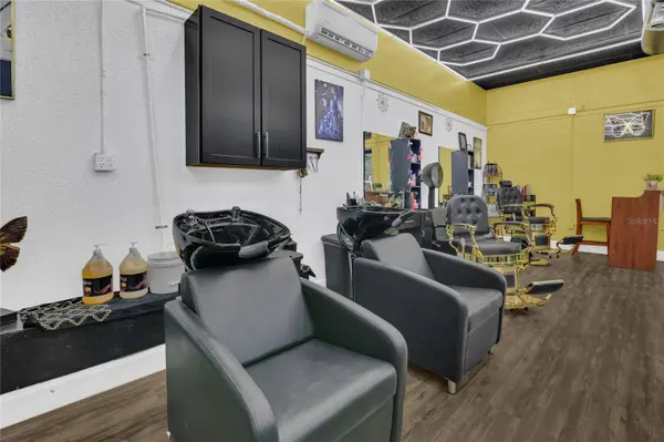 123 W MAIN ST, Apopka, FL 32703