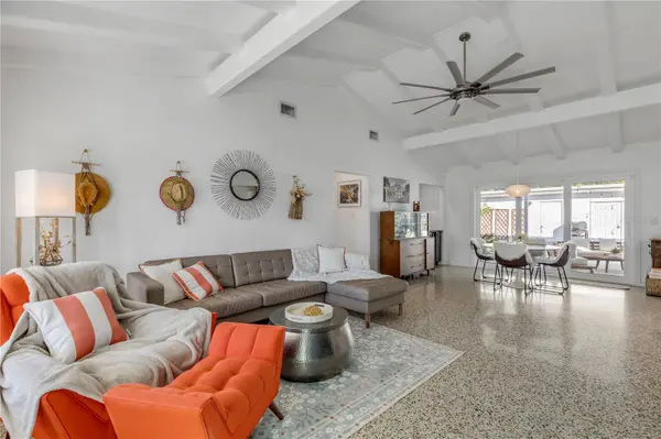 905 N PENINSULA AVE, New Smyrna Beach, FL 32169