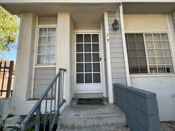 7430 Corbin Avenue #19, Reseda, CA 91335