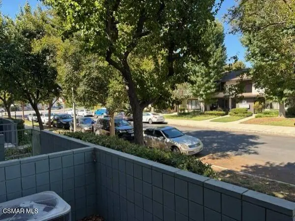 7430 Corbin Avenue #19, Reseda, CA 91335