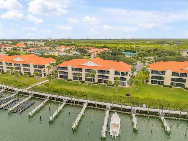 460 BOUCHELLE DR #304, New Smyrna Beach, FL 32169