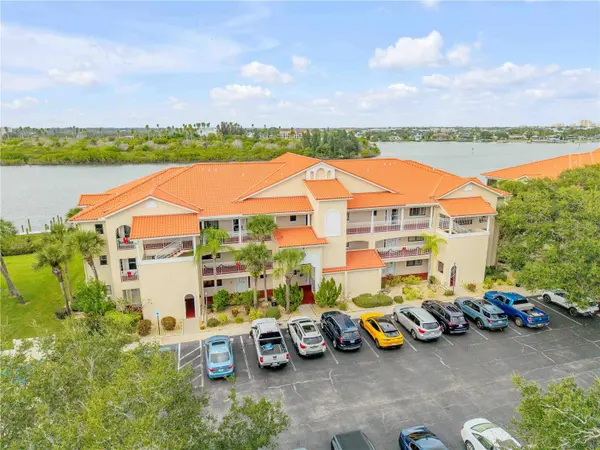 460 BOUCHELLE DR #304, New Smyrna Beach, FL 32169