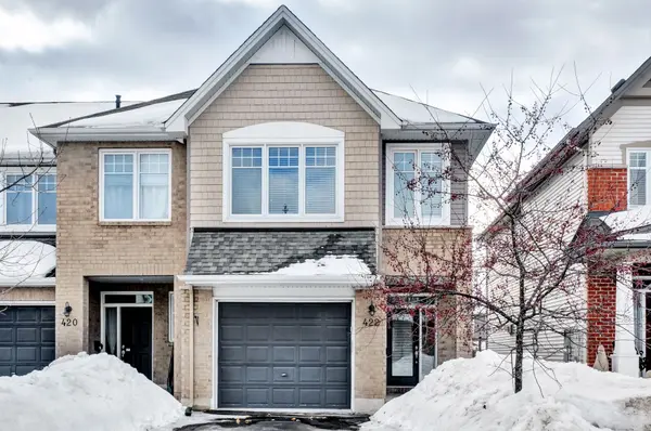 422 Stalwart Crescent