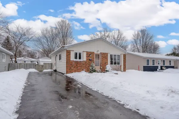 17 Ballantrae Way