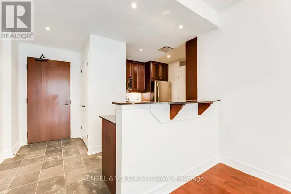 320 MCLEOD ST #208, Ottawa, ON K2P1A3