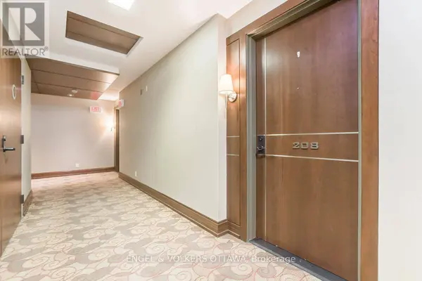 320 MCLEOD ST #208, Ottawa, ON K2P1A3