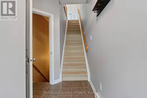 123 EYE BRIGHT CRESCENT, Ottawa, ON K1V2K6