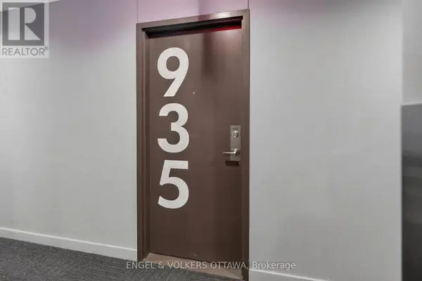 340 McLeod ST #935, Ottawa, ON K2P1A4