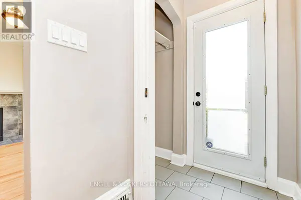 475 GOLDEN AVENUE, Ottawa, ON K2A2E4