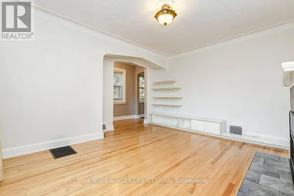 475 GOLDEN AVENUE, Ottawa, ON K2A2E4