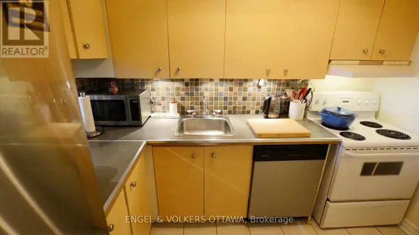 1180 Ohio ST #1205, Ottawa, ON K1H8N5