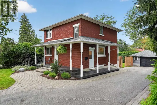 916 IROQUOIS ROAD, Ottawa, ON K2A3N5