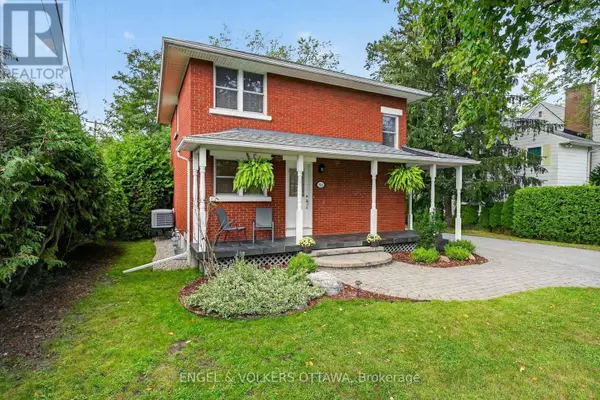 916 IROQUOIS ROAD, Ottawa, ON K2A3N5