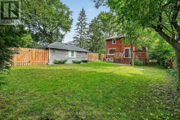 916 IROQUOIS ROAD, Ottawa, ON K2A3N5