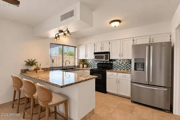 3041 S DATE Street, Mesa, AZ 85210
