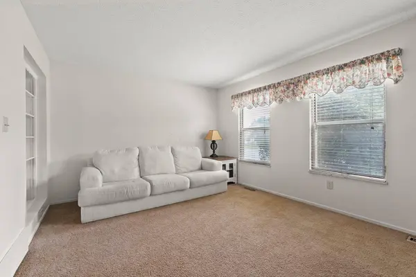 2916 Essington Drive, Dublin, OH 43017