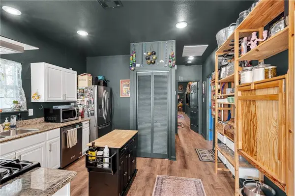 1461 N ROBERTSON ST, New Orleans, LA 70116