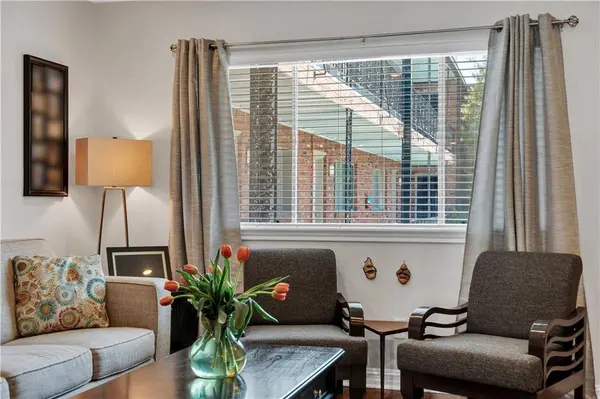 3201 ST CHARLES AVE #218, New Orleans, LA 70115