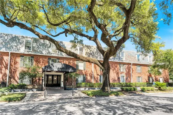 3201 ST CHARLES AVE #218, New Orleans, LA 70115