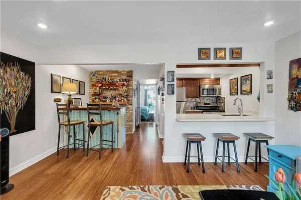 3201 ST CHARLES AVE #218, New Orleans, LA 70115