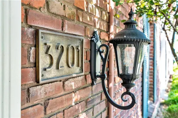 3201 ST CHARLES AVE #313, New Orleans, LA 70115