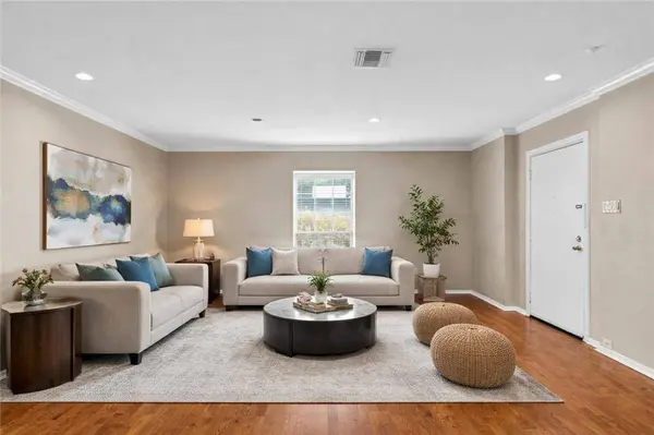 3201 ST CHARLES AVE #313, New Orleans, LA 70115